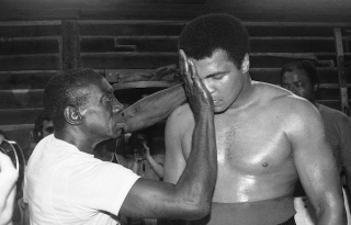 Illustration for article titled When Muhammad Ali Was A Has-Been